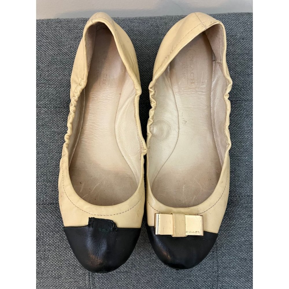 Coach Cream Colored Flats Black Toe Size 8.5 - Picture 1 of 3
